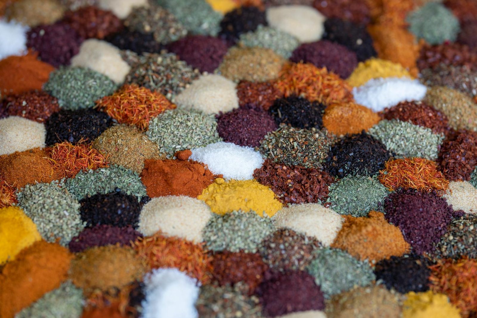 Organic chai spices with health-promoting compounds including cinnamon, cardamom, ginger, and clove